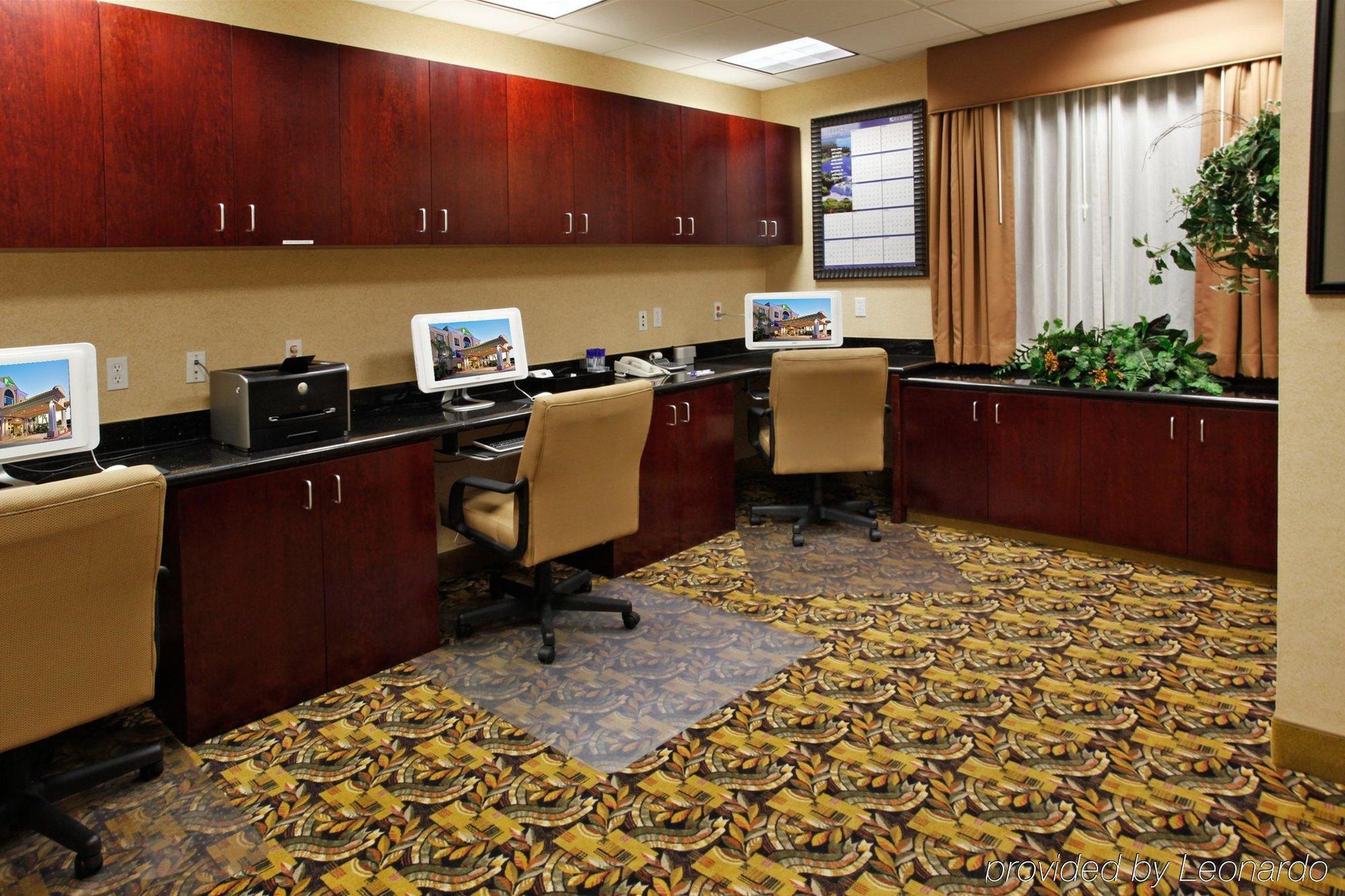 Holiday Inn Express & Suites Houston East By Ihg Faciliteiten foto