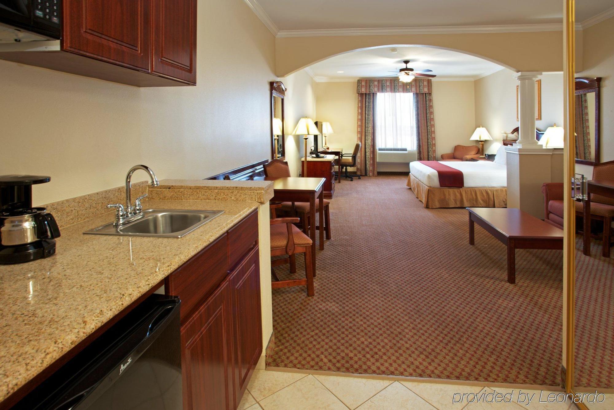 Holiday Inn Express & Suites Houston East By Ihg Buitenkant foto